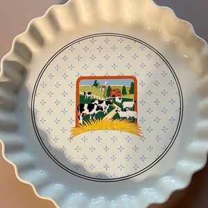 Vandor Country Farmhouse Pie Dish with Cow Design